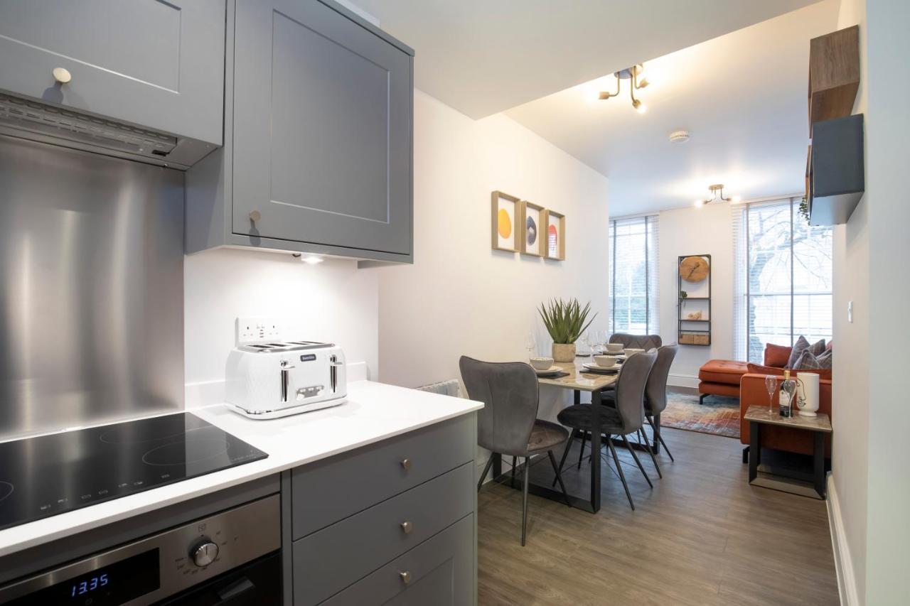 Elliot Oliver - Luxury 2 Bedroom Regency Apartment With Parking & Ev Charger Cheltenham Exteriér fotografie