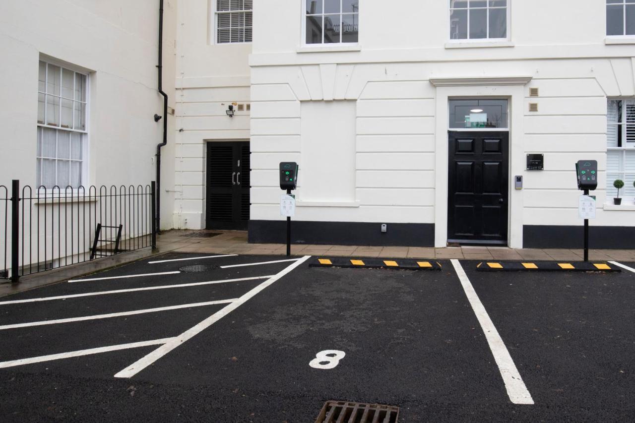 Elliot Oliver - Luxury 2 Bedroom Regency Apartment With Parking & Ev Charger Cheltenham Exteriér fotografie