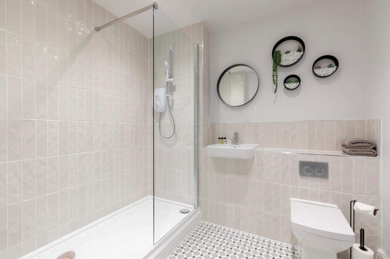 Elliot Oliver - Luxury 2 Bedroom Regency Apartment With Parking & Ev Charger Cheltenham Exteriér fotografie